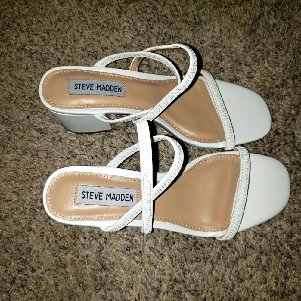 Steve Madden women sandals, New without tags